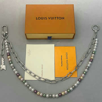 ルイヴィトン LOUISVUITTON 057-M02293 2025年最新入荷 バッグチャーム チェーンベルト パール キーホルダー ダブルチェーン