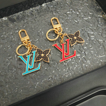 ルイヴィトン LOUISVUITTON  057-M69008G 2025年最新入荷 ポルト クレ スプリング ストリート キーケース キーホルダー キーリング LVシグネチャーロゴ