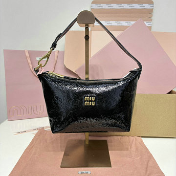 商品名称：ミュウミュウ MIUMIU 057-MM5NE841QBK  2025年新作 ミニ ホーボーバッグ ポーチ ハンドバッグ レザー