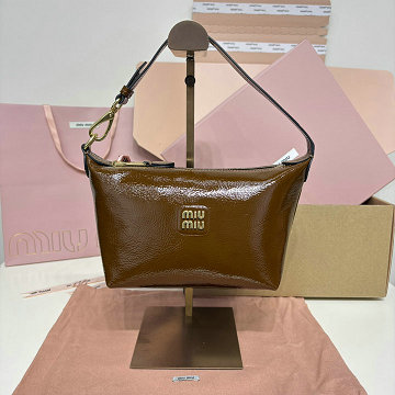 ミュウミュウ MIUMIU 057-MM5NE841QSZ2025年新作 ミニ ホーボーバッグ ポーチ ハンドバッグ レザー