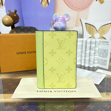 ルイヴィトン LOUISVUITTON 057-M14115  2025年新作 パスポートカバー クーヴェルテュール パスポール NM カード入れ タイガ カウハイドレザー