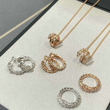 商品名称：ブルガリ BVLGARI CZZ-XLBV25009 2025年最新入荷 セルペンティ ヴァイパー ネックレス リング 指輪 ピアス イヤリング レディース アクセサリー ジュエリー