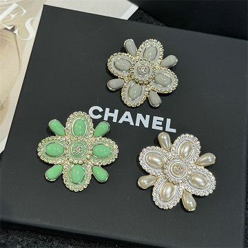 商品細詳を見る:シャネル CHANEL99-XZCH25043  2025年最新入荷 ブローチ エレガント シンプル ディリー