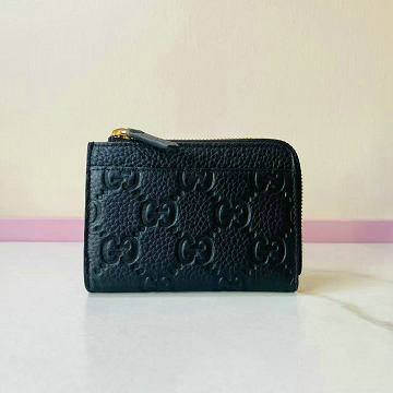 商品名称：グッチ GUCCI 057-GG815936PBK 2025年新作 GGエンブレム ジップウォレット ファスナー短財布 カード入れ