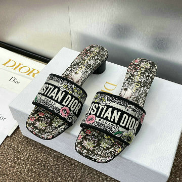 商品名称：クリスチャンディオール CHRISTIAN DIOR 2025年新作 Dway ローヒール スライド ビーチミュール レディース