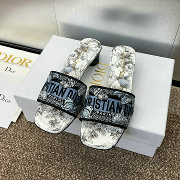 商品名称：クリスチャンディオール CHRISTIAN DIOR 2025年新作 Dway ローヒール スライド ビーチミュール レディース