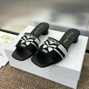 商品名称：クリスチャンディオール CHRISTIAN DIOR 2025年新作 Dway ローヒール スライド ビーチミュール レディース