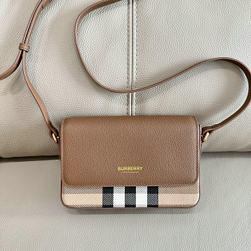 商品細詳を見る:バーバリー BURBERRY 99-BR028153ZS  2025年新作 チェック クラッチバッグ ショルダーバッグ レディース