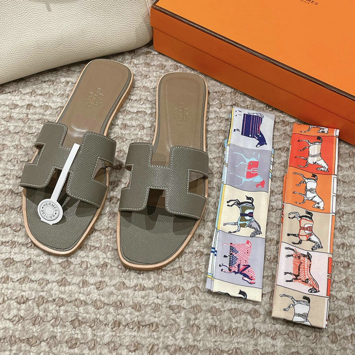 商品細詳を見る:エルメス HERMES 2025年新作 Oran フラットスライド ビーチスリッパ カジュアル レディース