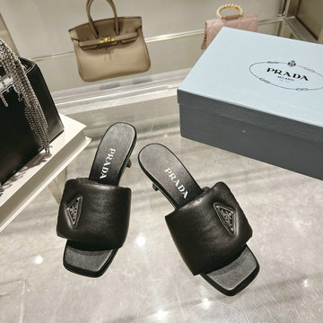 プラダ PRADA 2025年新作 ローヒールスライド ビーチスリッパ ピンクヒール カジュアル レディース