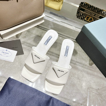 プラダ PRADA 2025年新作 ローヒールスライド ビーチスリッパ ピンクヒール カジュアル レディース