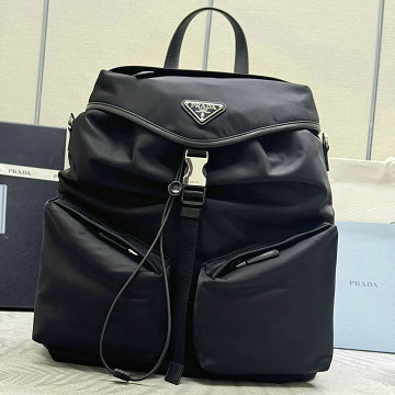 商品細詳を見る:プラダ PRADA  99-PD2VZ111BK 2025年新作 Re-Nylon レザー バックパック メンズ リュックサック ディパックバッグ