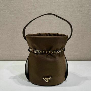 プラダ PRADA 99-PD1BE088KF  2025年新作 バックル 装飾ベルト付 レザー バケットバッグ ショルダーバッグ レディース