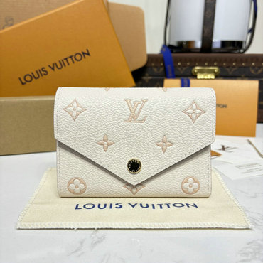 商品細詳を見る:ルイヴィトン LOUISVUITTON  057-M149672025年新作 ポルトフォイユ ヴィクトリーヌ 三つ折り短財布 小銭入れ バイカラーエデン