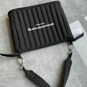 商品名称：アレキサンダーワン Alexander Wang YES-AW20322BK 2025年新作 ELITE Tech ショルダーバッグ ホーボーバッグ パソコン収納 ナイロン