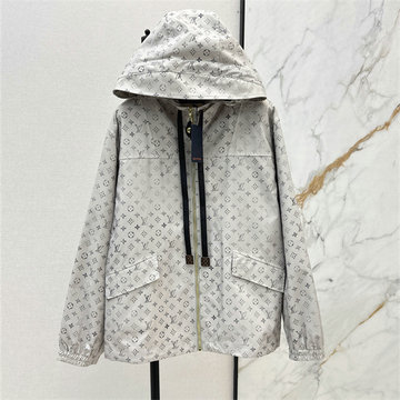 商品細詳を見る:ルイヴィトン LOUISVUITTON XG-WTLV25010  2025年新作 モノグラム フーデッドパーカ ジップジャケット ロングスリーブ レディース