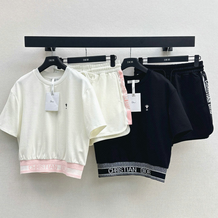商品名称：クリスチャンディオール CHRISTIAN DIOR XG-TZCD25015  2025年新作 スポーツジャージ２つ セットアップ Tシャツ ショートスパンツ レディース