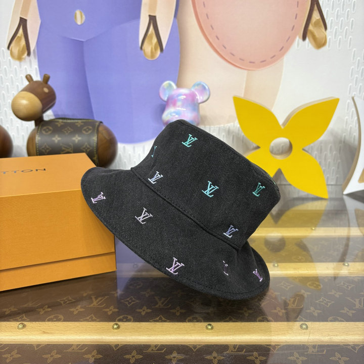 商品細詳を見る:ルイヴィトン LOUISVUITTON 057-M7978L 2025年新作 バケットハット LV ブラゾン シェーディング デニム リバーシブル エスバドリーハット