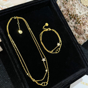 商品細詳を見る:クリスチャンディオール CHRISTIAN DIOR 99-XLCD250082025年新作 Petit CD ダブル ネックレス ブレスレット レディース アクセサリー