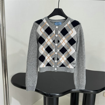 商品名称：プラダ PRADA XG-MKPD250012025年新作 カーディガン ロングスリーブ ニットセーター クルーネック ウール レディース