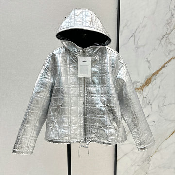 商品名称：シャネル CHANEL XG-WTCH250072025年新作 ロングスリーブ ジップジャケット フード付き ラムスキン アウターコート シルバー レディース