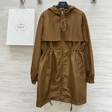 商品名称：プラダ PRADA XG-WTPD250022025年新作 ロングスリーブ ドローストリング ミディジャケット フーディー アウターコート ナイロン レディース