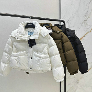商品名称：プラダ PRADA XG-WTPD250062025年新作 ロングスリーブ フーディーダウン パファー ジップジャケット アウターコート レディース