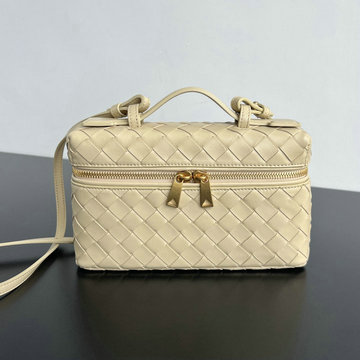 商品細詳を見る:ボッテガヴェネタ BOTTEGAVENETA aj-BOV789109JQX 2025年新作 バンバン バニティーケース トートバッグ 2way ショルダーバッグ
