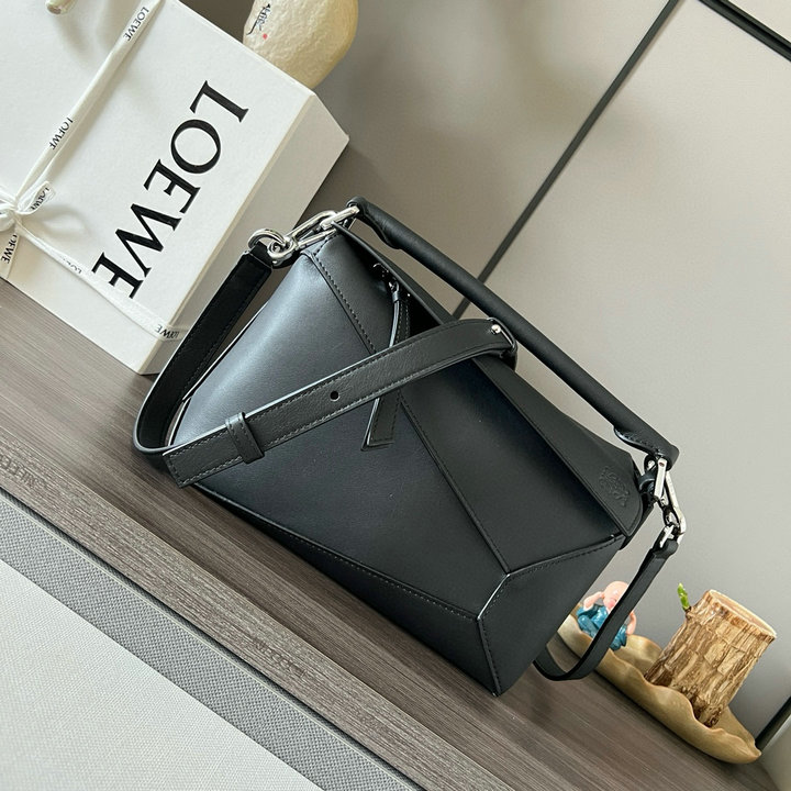 商品名称：ロエベ LOEWE 99-LE9005PQBK 2024年最新入荷 スモール パズル ハンドバッグ 2WAY ショルダーバッグ レディース レザー