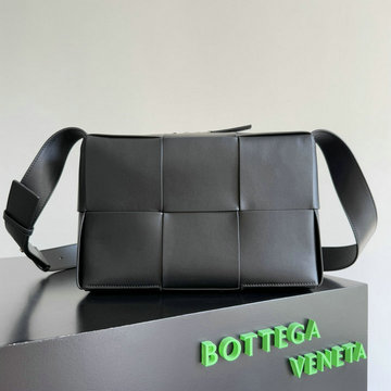 商品名称：ボッテガヴェネタ BOTTEGAVENETA 99-BOV731165QBK 2025年 アルコ カメラバッグ スクエアバッグ ショルダーバッグ ファスナークロージャー