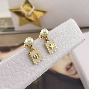 商品細詳を見る:クリスチャンディオール CHRISTIAN DIOR 99-EHCD25020 2025年新作 ラッキーカード ピアス イヤリング ジュエリー ホワイト レジンパール