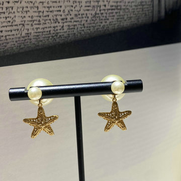 商品細詳を見る:クリスチャンディオール CHRISTIAN DIOR  99-EHCD250242025年新作 トライバル ピアス イヤリング ジュエリー ホワイト レジンパール