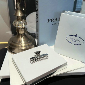 プラダ PRADA  99-FJPD250012025年新作 ヘアピン ヘアクリップ 超可愛い
