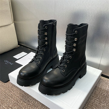 商品細詳を見る:セリーヌ CELINE 26-CEJ25003P 2025年新作 ショートブーツ フラットシューズ ソックスブーツ 登山靴 レディース カジュアル