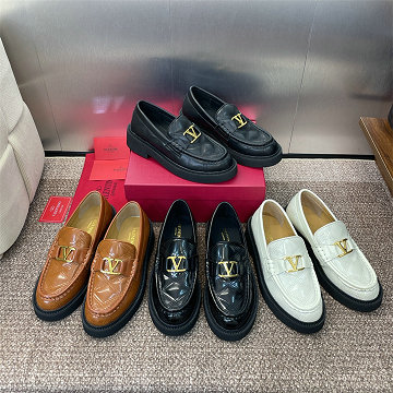 商品名称：ヴァレンティノ Valentino 26-VTJ25012 2025年新作 ローファー フラットシューズ カジュアルシューズ レディース 靴