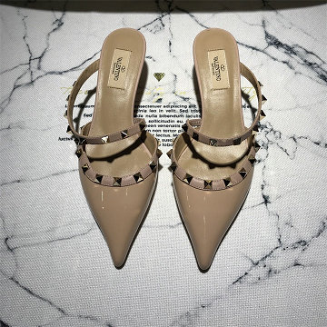 商品名称：ヴァレンティノ Valentino 26-VTJ25015Q 2025年新作 ロックスタッズ ストラップミュール ローヒール スライドサンダル スリッパ レディース