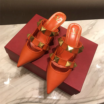 ヴァレンティノ Valentino 26-VTJ25017DJC  2025年新作 ロックスタッズ ミディヒールミュール スライドサンダル レディース スリッパ