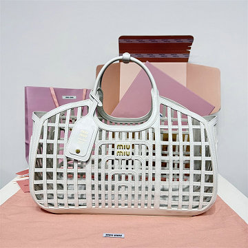 商品細詳を見る:ミュウミュウ MIUMIU 057-MM5BA293BS2025年新作 レザー バスケットバッグ トートバッグ ハンドバッグ レザー レディース