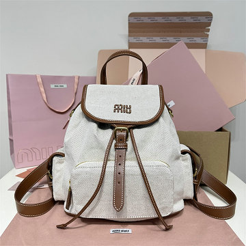 ミュウミュウ MIUMIU 057-MM5BZ042BBS2025年新作 バックパック レディース リュックサック キャンパス レザー