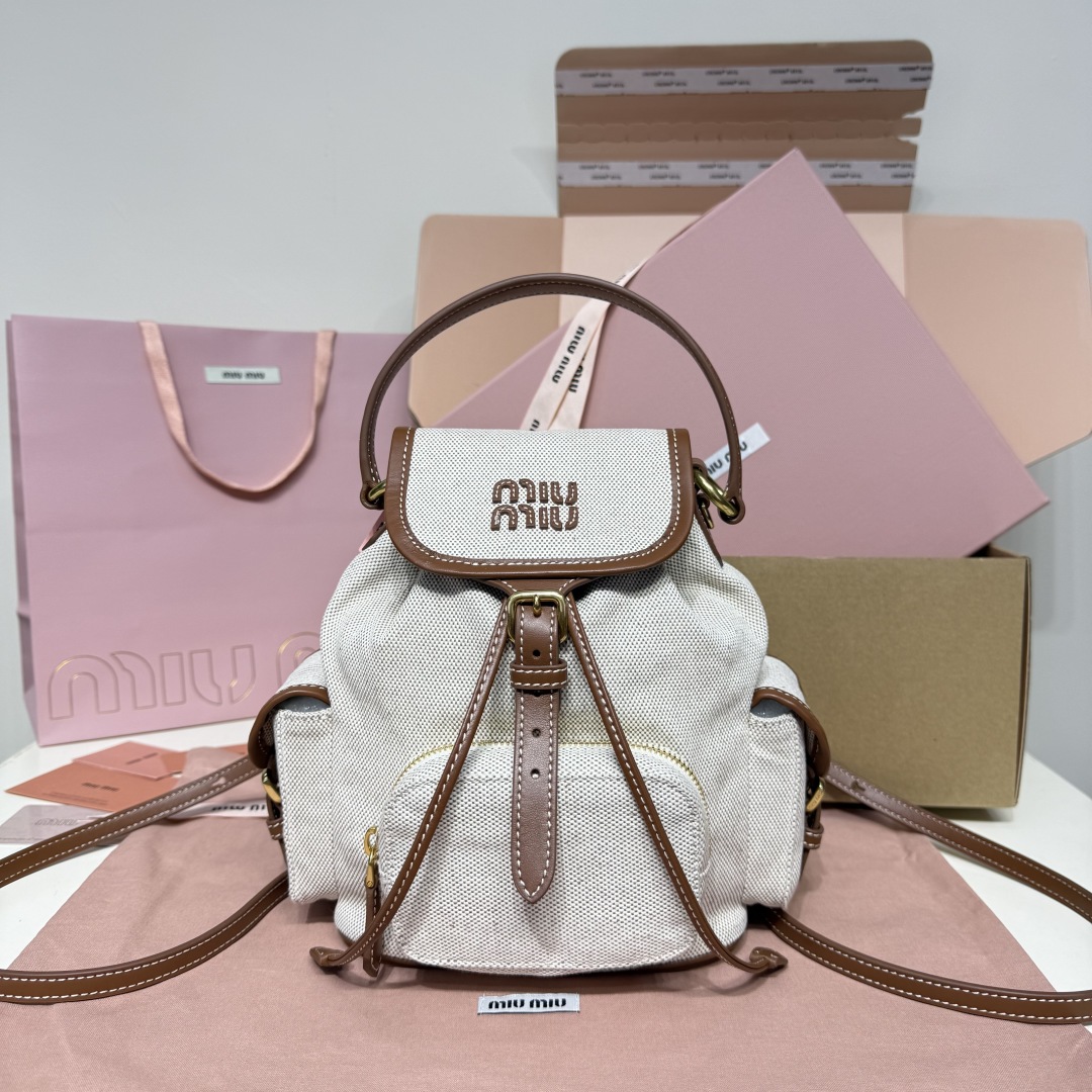 商品名称：ミュウミュウ MIUMIU 99-MM5BZ043BBS2025年新作 バックパック レディース リュックサック キャンパス レザー