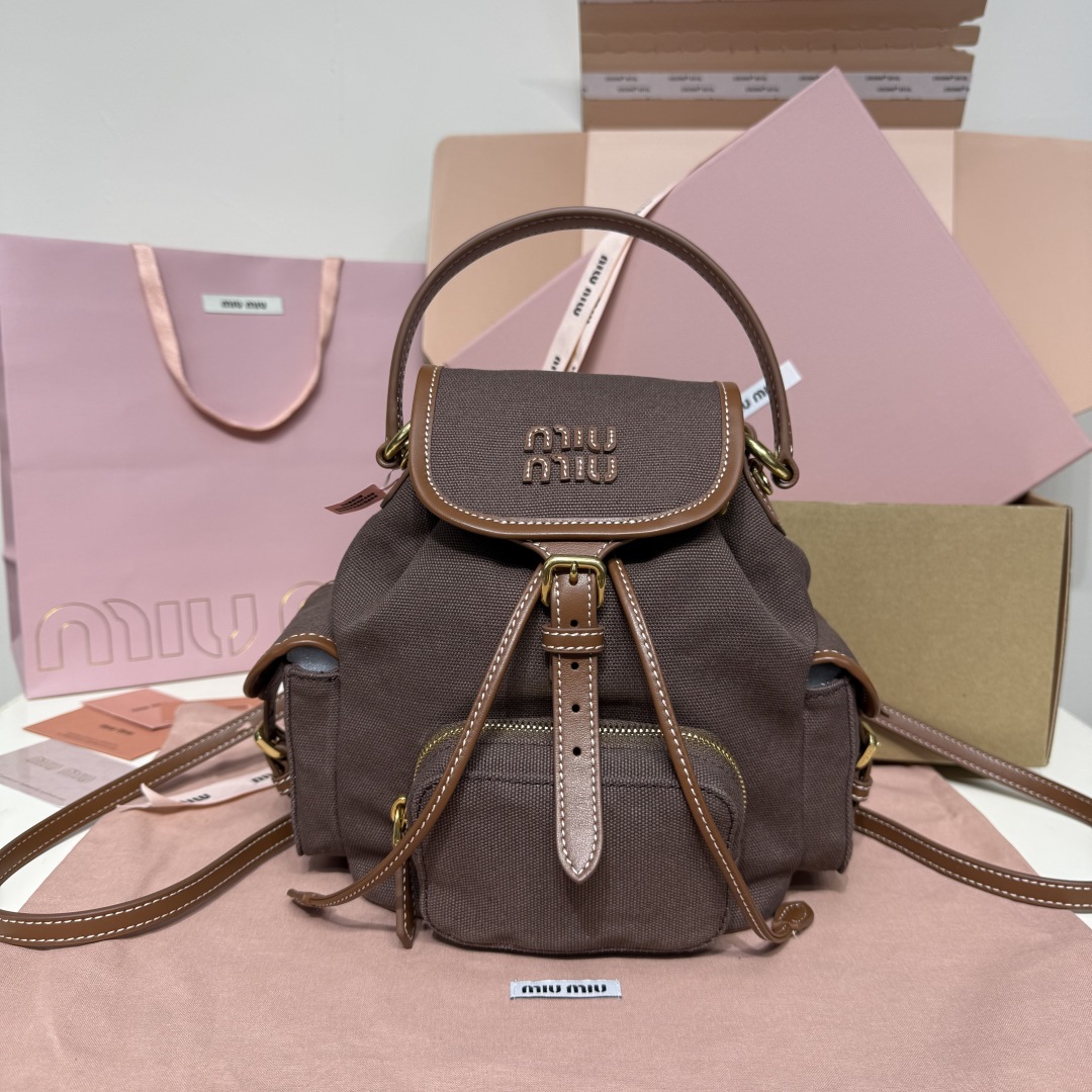 ミュウミュウ MIUMIU 99-MM5BZ043BKF2025年新作 バックパック レディース リュックサック キャンパス レザー