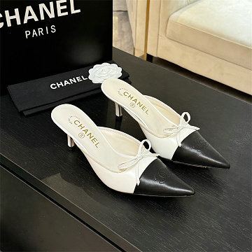 商品細詳を見る:シャネル CHANEL 26-CHJ25093P 2025年新作 ローヒール サンダル ピンヒール ミュール レディース シューズ リボン付き