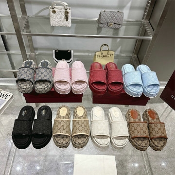 商品名称：グッチ GUCCI 26-GGJ25017  2025年新作 スライド サンダル スリッパ 厚底ミュール レディースシューズ