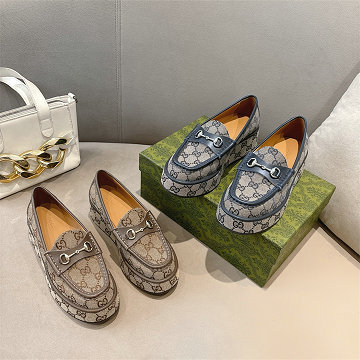 商品細詳を見る:グッチ GUCCI 26-GGJ25023B 2025年新作 ホースビット ローファー レディース パンプス フラットシューズ 靴 レザー