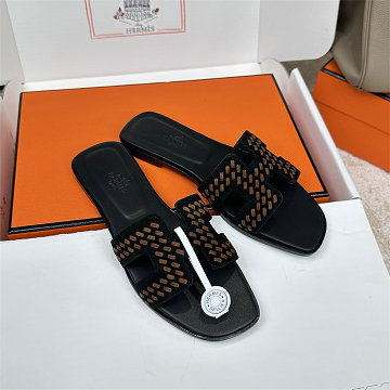 商品細詳を見る:エルメス HERMES 26-HEJ25024PS  2025年新作 Oran スライドサンダル フラットミュール レディースシューズ