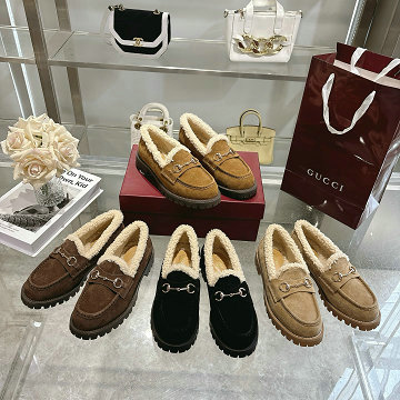 商品細詳を見る:グッチ GUCCI 26-GGJ25027 2025年新作 ホースビット ローファー レディース パンプス フラットシューズ 靴 レザー