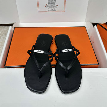 商品細詳を見る:エルメス HERMES 26-HEJ25020 2025年新作 フリップフロップ スライドサンダル スリッパ フラップミュール レディース