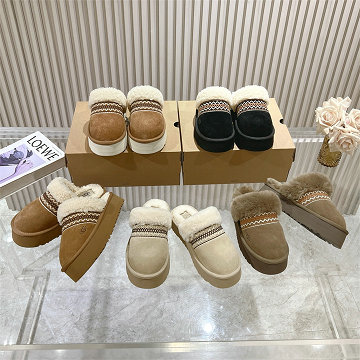 商品細詳を見る:UGG 26-UGGJ25006 2025年新作 ウール 厚底ミュール フラットフォームシューズ レディース