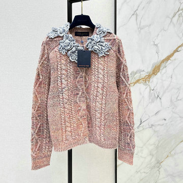 商品細詳を見る:ルイヴィトン LOUISVUITTON 2026年新作 ニットフラワー カラー カーディガン ロングスリーブ ニット コート レディース