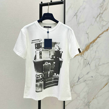 商品名称：ルイヴィトン LOUISVUITTON 2026年新作 トラベラートランク プリントTシャツ ショートスリーブ コットンジャージー クルーネック レディース